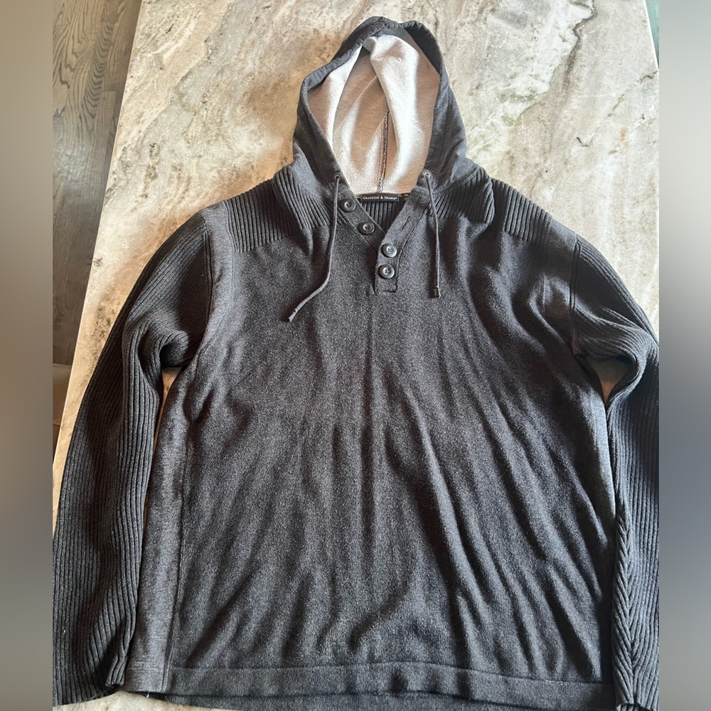 Men’s hooded gray pullover (xxl but fits more like a xl or L)